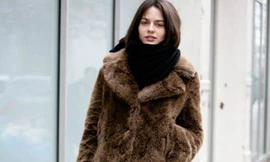 Áo khoác lông mang đến cho quý cô vẻ thời trang, vừa cực kỳ ấm áp.