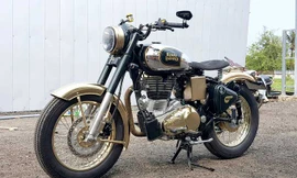 Môtô cổ điển dát vàng của đạo diễn ở Sài Gòn