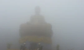 Yên Tử chìm trong sương