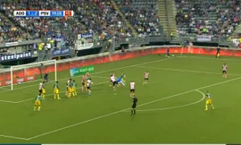 Lên tham gia tấn công, thủ môn lập siêu phẩm bọ cạp