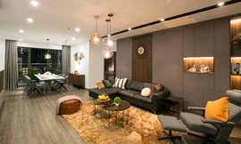 Không gian phòng khách và phòng ăn hài hòa, sang trọng