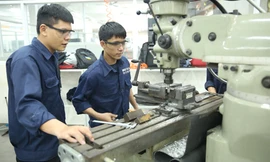 Với thời lượng thực hành chiếm đến 70%, sinh viên cao đẳng thực hành HUTECH vừa vững chuyên môn vừa giỏi kỹ năng