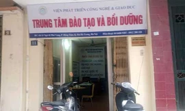  Văn phòng tuyển sinh của bà Oanh, nơi thu nhận hồ sơ để “chạy” vào các trường ĐH. Ảnh: Ngọc Thắng (Thanh Niên).