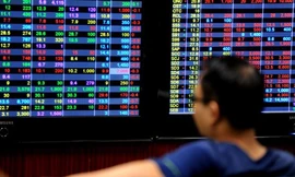 Một loạt cổ phiếu ngân hàng bị bán sàn trong phiên hôm nay (23/4). Ảnh minh họa