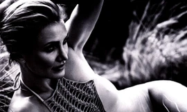 Cameron Diaz khoe thân khêu gợi 