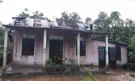 Nhà dân tại hàng chục phường, xã của tỉnh TT-Huế chịu thiệt hại nặng nề do lốc xoáy gây nên từ đêm 14 rạng ngày 15/9