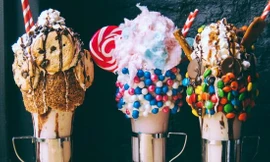 Sáng chế cách ăn kem hộp, anh chàng được cư dân mạng like rầm rộ