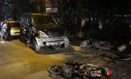 Nữ tài xế lái Lexus đâm liên hoàn