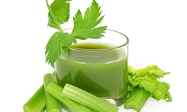 Nước ép cần tây có nhiều lợi ích cho sức khỏe không kém gì rau cần tây.