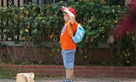 Những kỹ năng cha mẹ cần dạy con khi bị lạc đường