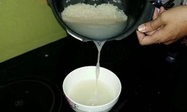 Hàng ngày, khi nấu cơm, nước vo gạo thường bị chúng ta đổ bỏ. Bạn hãy giữ lại nước vo gạo để sử dụng vì những lợi ích kỳ diệu của nó.