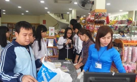 Nhà sách Tiền Phong Thanh Hóa sẵn sàng cho giờ khai trương