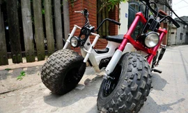 Bộ đôi Honda Chaly độ bánh bản to siêu độc ở Hà Nội