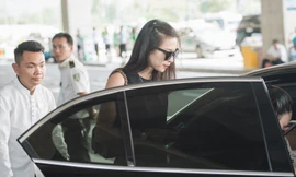 Ngô Thanh Vân rạng ngời bên xe VinFast đi dự đám cưới Đông Nhi 