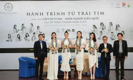 Á hậu Thùy Dung: 'Trao tặng sách là đầu tư vào tri thức, tương lai'