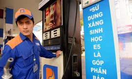 Giá xăng trên thế giới đang tăng cao. Ảnh: Hữu Khoa.