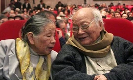  Nhà văn Tô Hoài và vợ - bà Nguyễn Thị Cúc.