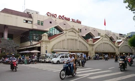 [ẢNH] Hàng hóa bên trong chợ Đồng Xuân