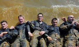 Hải quân Mỹ luyện binh nơi 'địa ngục trần gian'