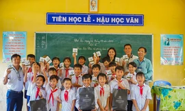 Trao khát vọng làm giàu ở xứ 'trên cơm dưới cá' đầu nguồn lũ