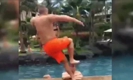 Trổ tài thất bại trước gái đẹp