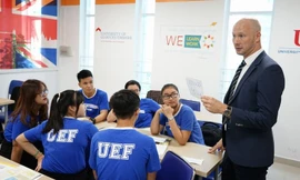 Chương trình đào tạo được xây dựng theo chuẩn giáo dục Anh Quốc