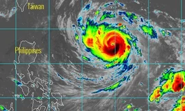 Ảnh vệ tinh chụp bão Trami.