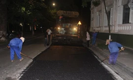 Hà Nội: Công nhân trắng đêm hối hả chuẩn bị cho Đại lễ