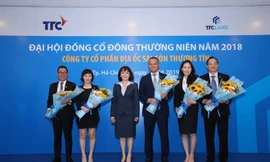 Ông Nguyễn Đăng Thanh (chính giữa) được bổ nhiệm giữ chức vụ Chủ tịch HĐQT kiêm TGĐ TTC LAND