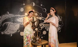 Các hoa hậu, á hậu dự triển lãm Lịch sử cà phê thế giới tại Bảo tàng thế giới cà phê