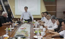 Ông Phan Xuân Dũng – Chủ nhiệm Ủy ban Khoa học Công nghệ và Môi trường của Quốc hội phát biểu tại buổi làm việc với VWS