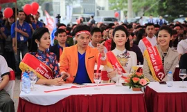 Nghệ sĩ Xuân Bắc, Hoa hậu Ngọc Hân truyền cảm hứng tại Chủ Nhật Đỏ