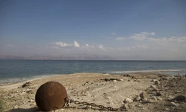 Biển Chết “cô độc” giữa mênh mông sa mạc