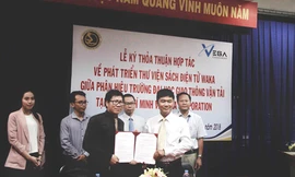 Đại diện Waka và UTC2 ký thỏa thuận hợp tác