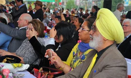 Nhiều vị khách quốc tế tỏ ra ấn tượng với Ngày thơ Việt Nam