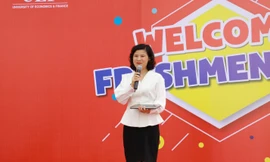 PGS.TS Vũ Thị Tú Anh truyền cảm hứng học tập cho sinh viên UEF qua những câu chuyện thực tế