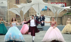 Hoá thân thành công chúa tại Bà Nà Hills 