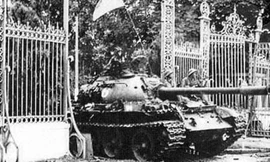 Thiếu úy Lê Văn Phượng - 1 trong 4 người ngồi trên chiếc xe tăng 390 ở thời khắc xe tăng này húc đổ cổng chính dinh Độc Lập ngày 30/4/1975 vừa qua đời (ảnh tư liệu internet)