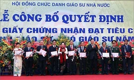 Một trong những lễ công bố quyết định công nhận các nhà giáo đạt chức danh GS, PGS