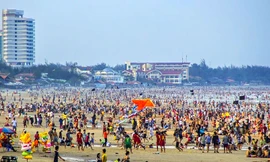 Bãi Trước, bãi Sau quá tải vào những ngày cuối tuần