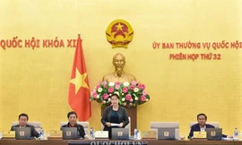 Chủ tịch Quốc hội phát biểu bế mạc phiên họp. 