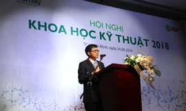 Ông Huỳnh Lê Đức - Tổng Giám Đốc Tập đoàn Y khoa Hoàn Mỹ phát biểu khai mạc