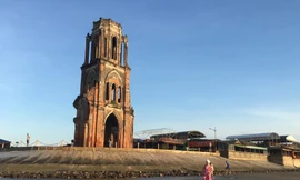 Nhà thờ đổ Hải Lý 