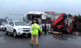 Tiến sĩ Phan Lê Bình cho rằng việc xe cứu hỏa đi ngược chiều từ nút ra tiến vào cao tốc rất nguy hiểm. Ảnh: C.P.