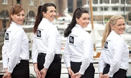 Nữ nhân viên trên siêu du thuyền này được huấn luyện bỏ từ “không“ ra khỏi từ điển trong quá trình phục vụ các ông chủ tỷ phú.