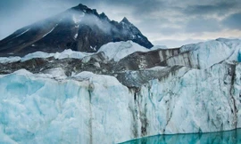 Đề xuất xây tường dưới biển chống tan băng: Kỳ quặc, điên rồ?