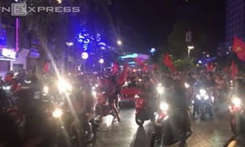 Hàng trăm xe ở Sài Gòn bị tạm giữ sau trận 'bão đêm'