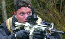 Matt Bissonnette khi còn là đặc nhiệm SEAL. Ảnh: US Navy