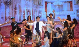 Từ diễn viên tới Tổng đạo diễn Dự án nhạc kịch: Facade