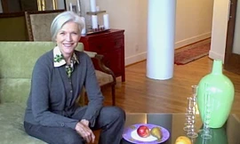 Chuyên gia dinh dưỡng đồng thời là siêu mẫu Maye Musk (70 tuổi) có làn da và năng lượng sống trẻ trung hơn tuổi thực tới một nửa, nhờ kế hoạch ăn uống hợp lý dựa trên thực vật